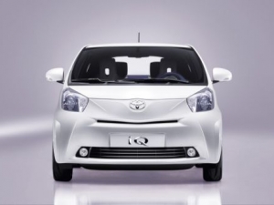 Toyota iQ, la city car si arricchisce di una versione