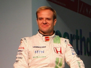 Rubens Barrichello: 500.000 dollari per profili fake su Orkut, il social network di Google