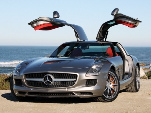 Mercedes SLS AMG: video dei crash test…esplosivi