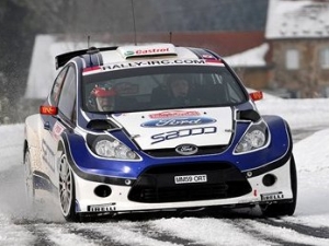 Ford Fiesta S2000: Trionfo al Rally di Montecarlo con Mikko Hirvonen.
