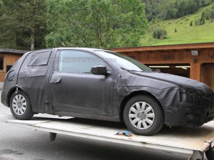 Nuova Seat Leon 2012: prime foto del prototipo in azione.