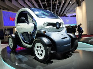 Salone di Parigi: Renault presenta l’elettrica Twizy.