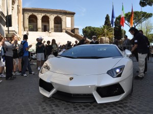 Lamborghini Aventador: la supercar conquista Roma.