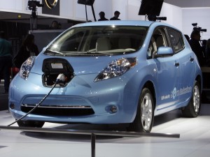 Ecoincentivi, l'Italia propone fino a 5.000 euro per l'acquisto di auto elettriche nel 2012.