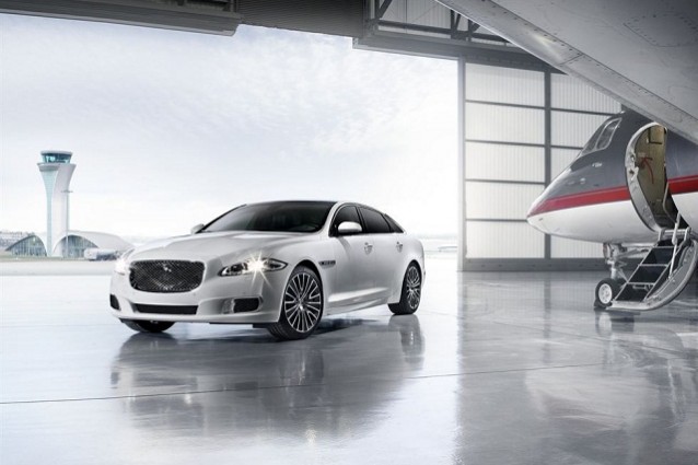 Jaguar XJ Ultimate, al Salone di Pechino 2012 la lussuosa ammiraglia inglese.