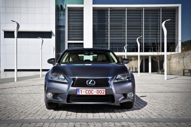 Lexus GS 450h: è via ai pre-ordini per la lussosa berlina ibrida.