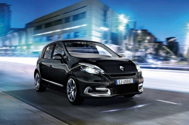 Renault Scénic XMOD Race: in viaggio con Sky e TomTom.