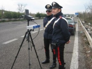 Sicurezza stradale, l'autovelox misurerà il tasso di alcool.