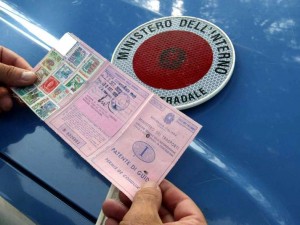 Sicurezza stradale, nuove regole sulle patenti per anziani e giovani.