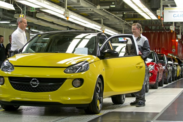 Allarme Opel per Adam e Corsa: “Non guidate quelle auto”.