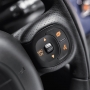 Dettaglio sul volante della nuova Fiat Panda