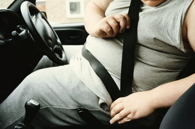 Incidenti auto, chi è obeso rischia il 78% in più di morire.