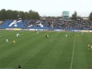 Video gol strani: portiere segna su rinvio.