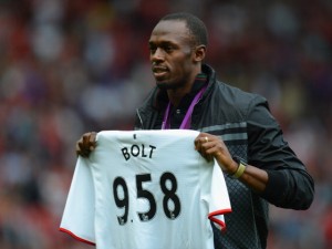 Usain Bolt giocherà con il Manchester United, parola di Ferguson.