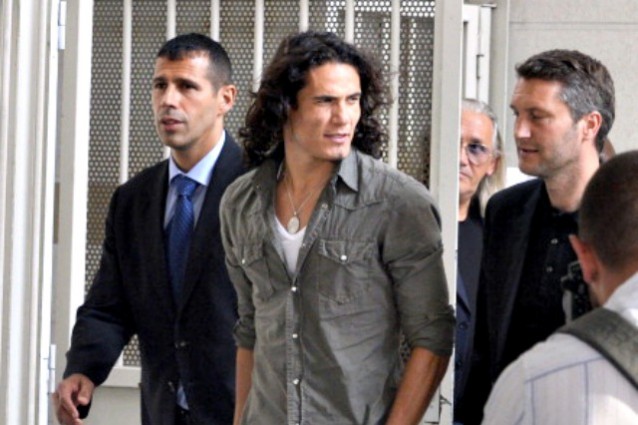 Cavani condannato per affitti non pagati.