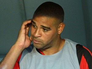 Brasile, Adriano è disoccupato e mette in vendita la sua lussuosa villa di Rio de Janeiro.