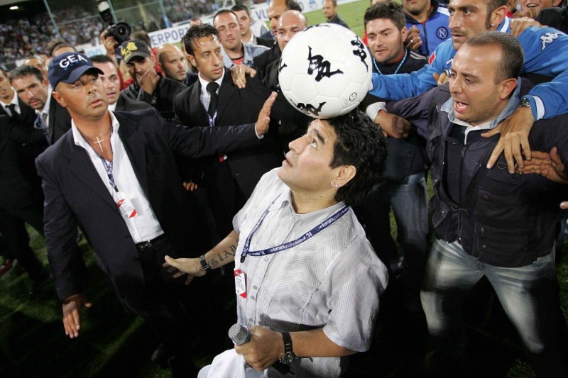 Maradona-per l\'addio di Ferrara