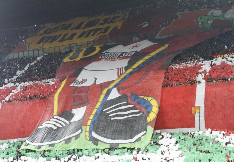 La curva del Milan