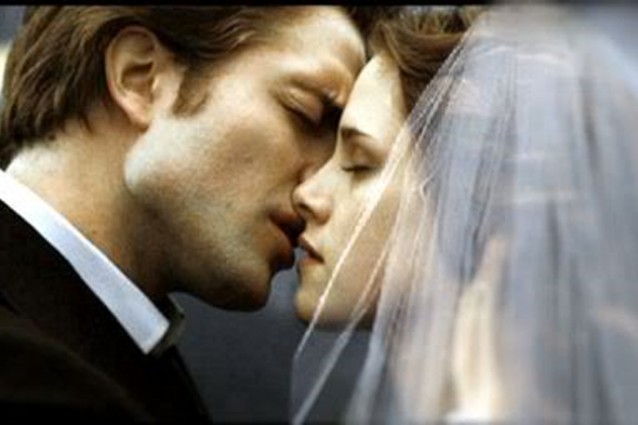 Twilight Breaking Dawn: dalla luna di miele alla scena di sesso.