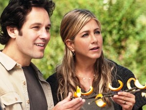 Nudi e Felici, Aniston e Rudd in fuga dalla comune hippie.