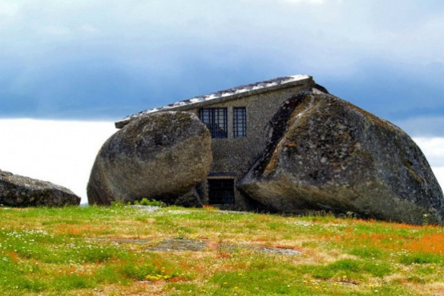 Casa do Penedo.