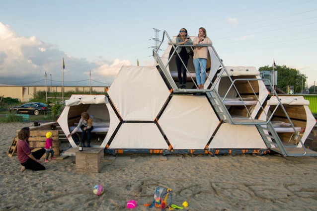 B-and-Bee: la tenda ad alveare per viaggiare sempre in compagnia.