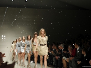 Burberry come Avatar: sfilata di moda a Londra in 3D in diretta mondiale