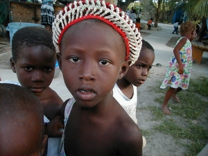 Haiti, no ad adozioni e affido: prima riunire figli e genitori separati dal sisma.