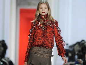 Just Cavalli dal patchwork alle stampe animalier: collezione a/i 2010, le foto