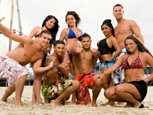 Jersey Shore, giovani italoamericani in tv: reality li mostra coatti e narcisi.