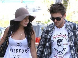 Vanessa Hudgens con Zac Efron, foto di un tenero pomeriggio.
