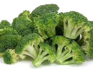 Tumore alla pelle: broccoli alleati per abbronzatura perfetta.