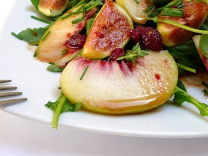 Ricette afrodisiache semplici e veloci per l’Estate: insalata di pesche