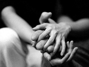 Relazioni lunghe allontanano depressione e dipendenze: amore salva la salute.