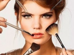 Come pulire i pennelli da trucco e evitare infezioni alla pelle.
