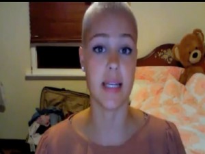 Taglio di capelli rasati a zero