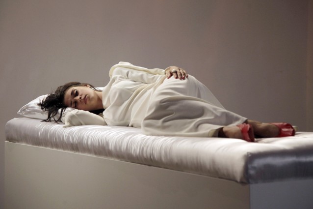 Beth dorme 22 ore al giorno, ha la sindrome della 
