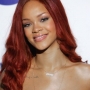 rihanna con i capelli lunghissimi