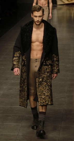 cappotto-con-fantasia-dorata