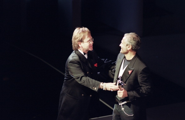 elton-john-e-versace
