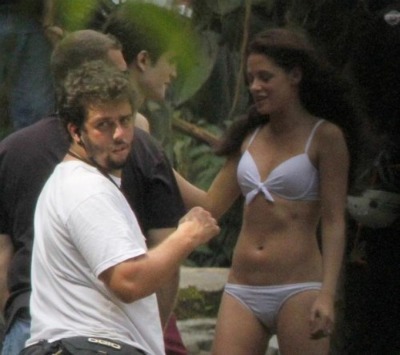 Kristen Stewart Bikini on Kristen Stewart Seduce Robert Pattinson In Bikini Foto Da Breaking