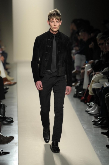 black-total-look