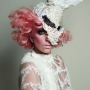 abito di velo bianco per lady gaga
