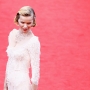 eva herzigova red carpet