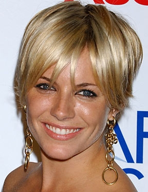 Taglio di capelli giovanile