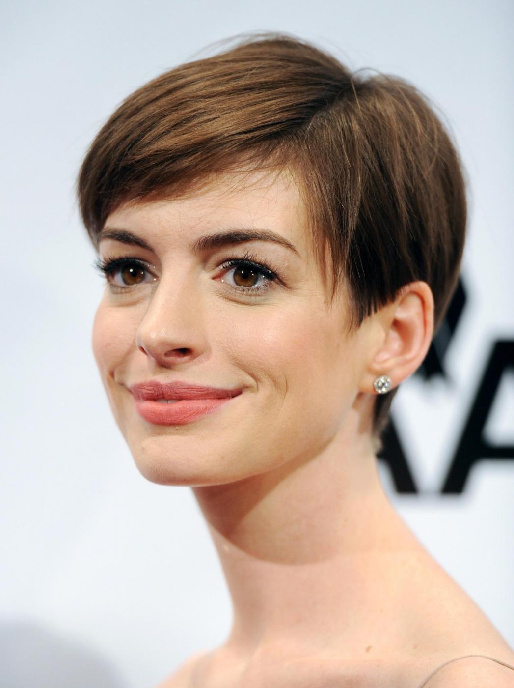 Taglio di capelli anne hathaway
