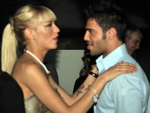 Uomini e donne: Laura Lella paparazzata con l'ex tronista Alessandro Genova.