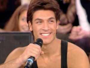 Valerio Pino torna ad Amici 9 dopo l'Isola dei Famosi in Spagna.