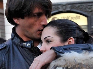 Uomini e Donne: esterna di Marcelo Fuentes e Valentina Arquilla tra baci e rose