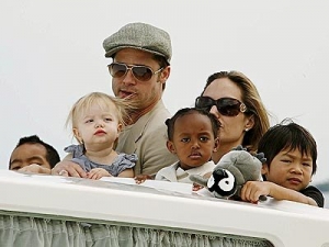 Festa del papà: da Brad Pitt a Raoul Bova, ecco i festeggiati famosi